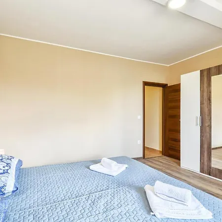5 Bedroom Amazing In Сasa de vacaciones *