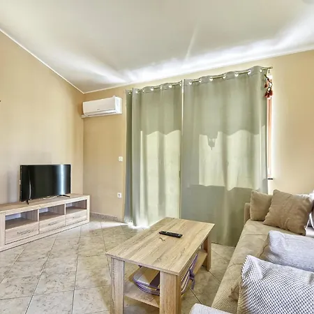 5 Bedroom Amazing In בית נופש