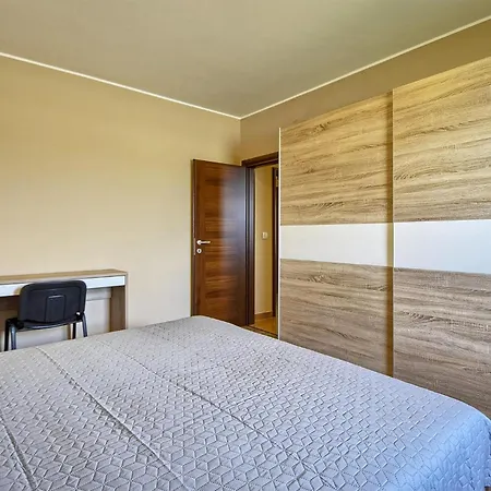 5 Bedroom Amazing In Galižana